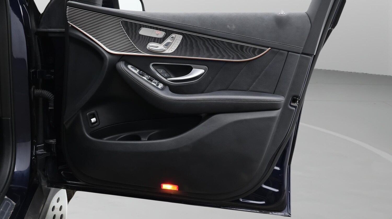 Used Mercedes-Benz EQC 2022 for sale - 76282789: Photo 15