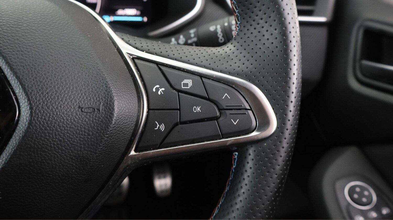 Used Renault Clio 2024 for sale - 77476839: Photo 22