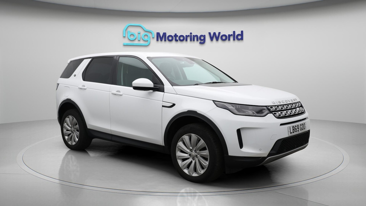 Used Land Rover Discovery Sport 2019 for sale - 76633671: Photo 2