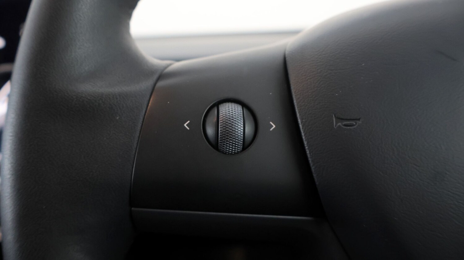 Used Tesla Model 3 2021 for sale - 77247520: Photo 24