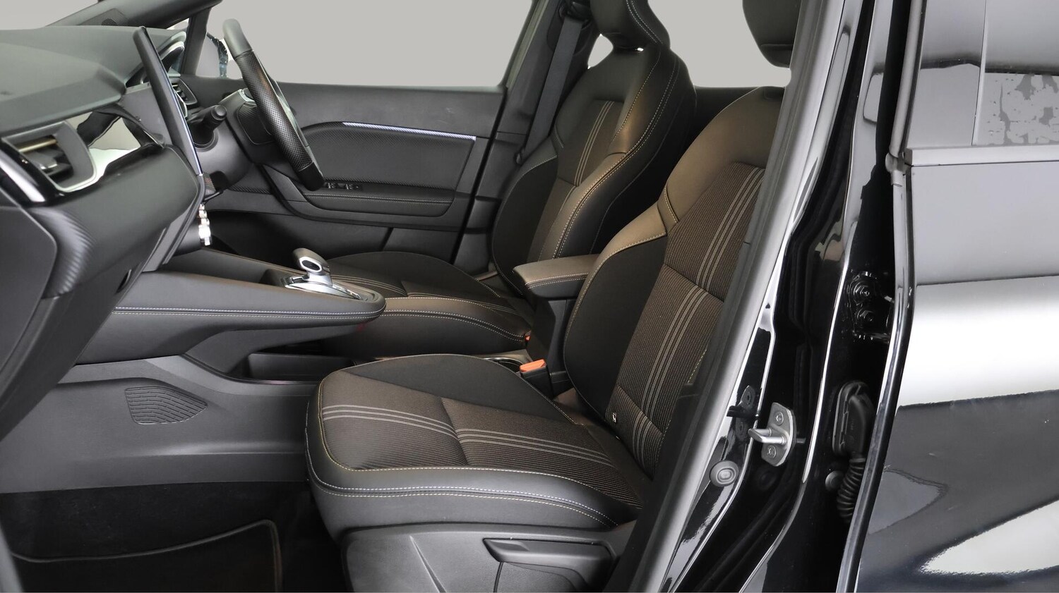 Used Renault Captur 2023 for sale - 76423627: Photo 15