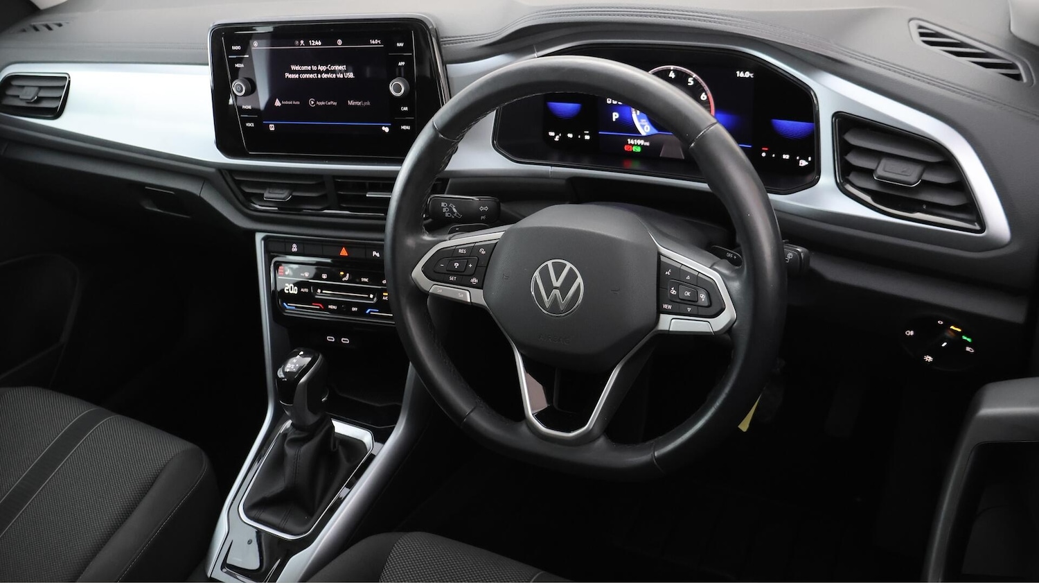 Used Volkswagen T-Roc 2022 for sale - 76522537: Photo 10