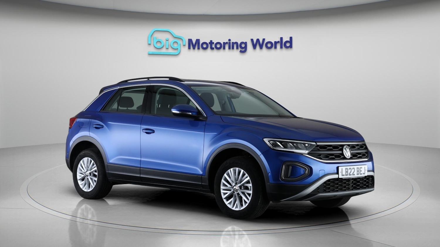 Used Volkswagen T-Roc 2022 for sale - 76522537: Photo 2