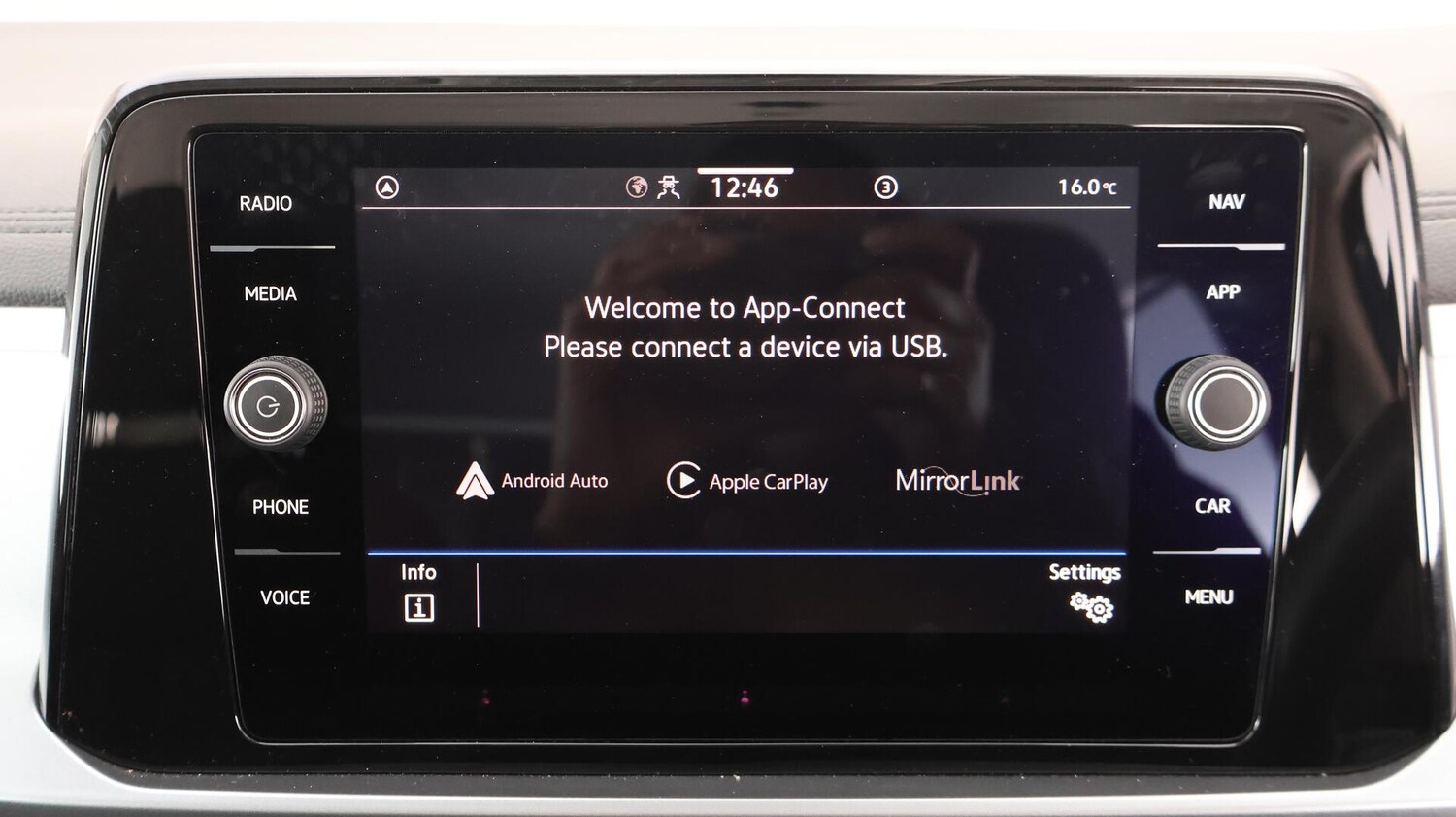 Used Volkswagen T-Roc 2022 for sale - 76522537: Photo 23