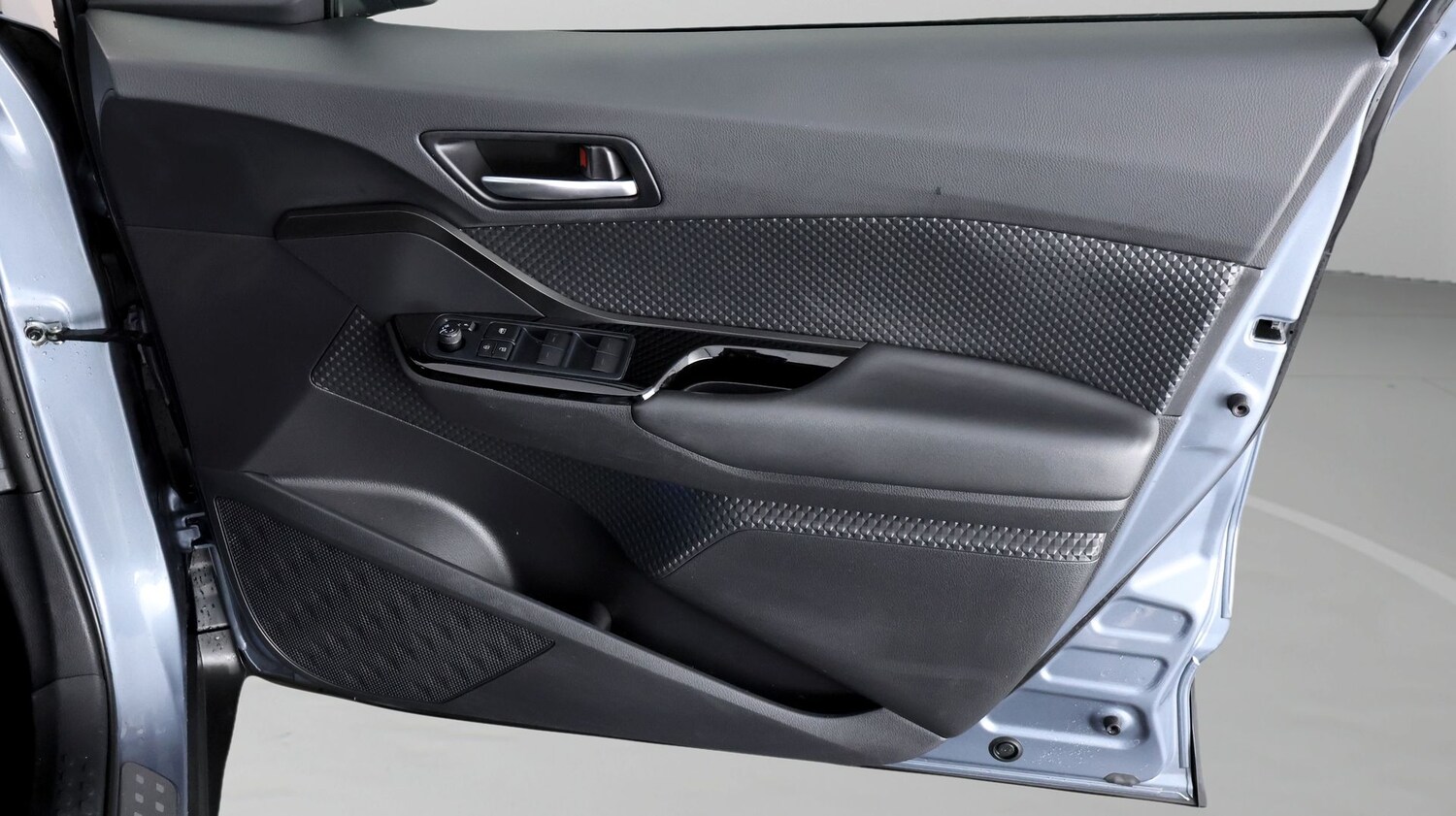 Used Toyota C-HR for sale - 77181488: Photo 15