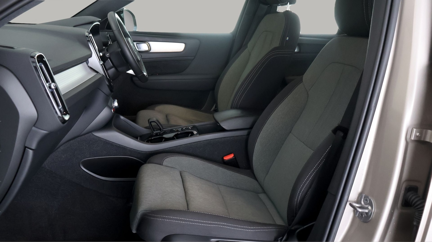 Used Volvo XC40 2023 for sale - 78055998: Photo 14