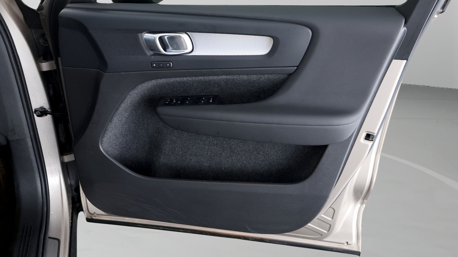 Used Volvo XC40 2023 for sale - 78055998: Photo 15