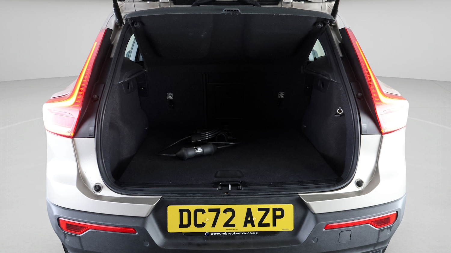 Used Volvo XC40 2023 for sale - 78055998: Photo 17