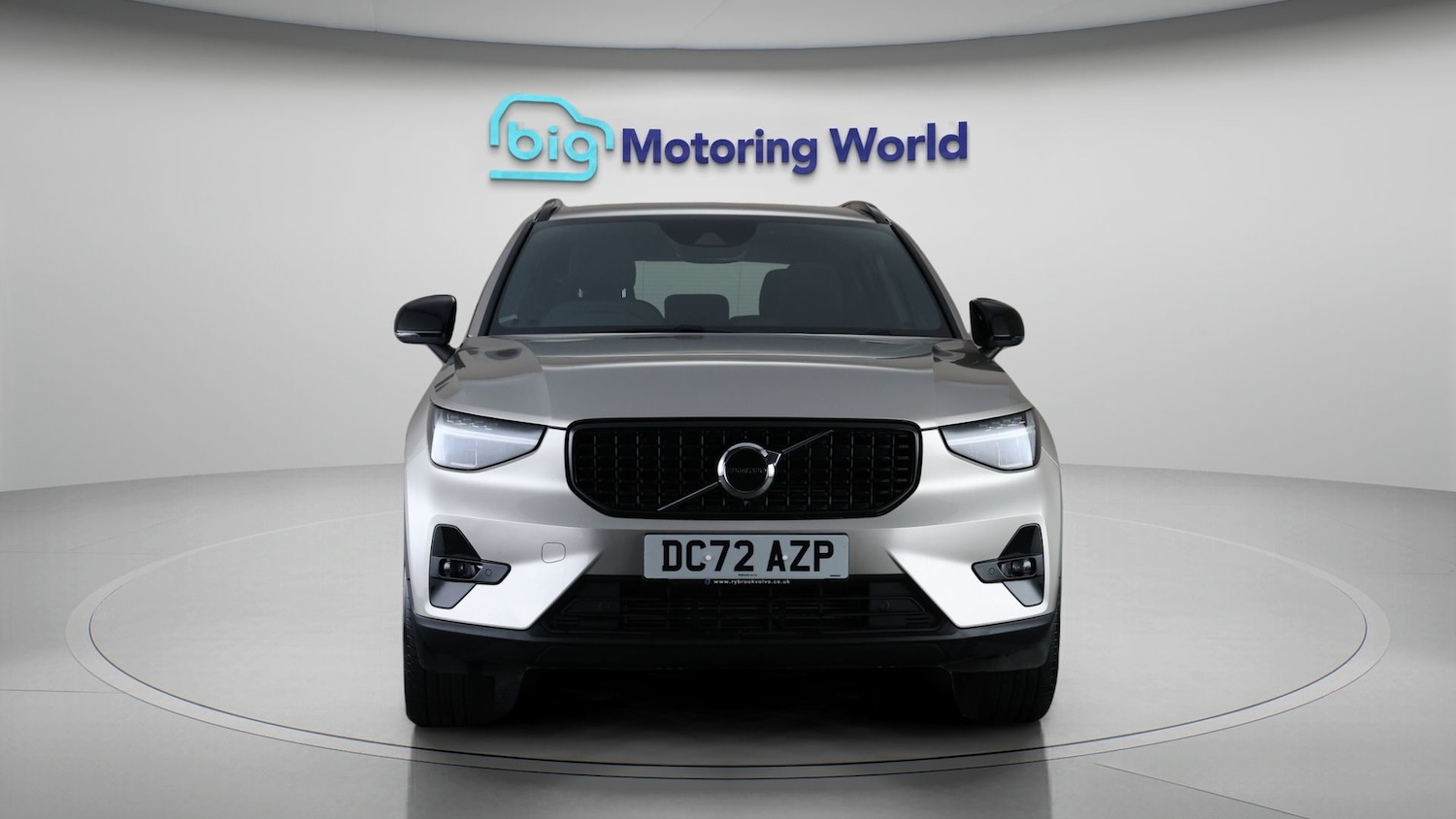 Used Volvo XC40 2023 for sale - 78055998: Photo 2