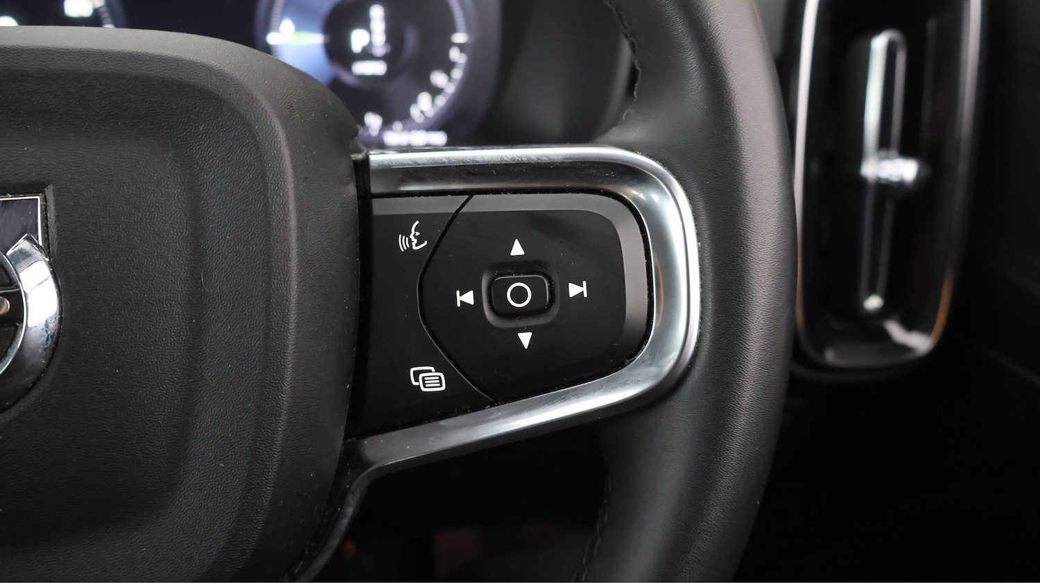 Used Volvo XC40 2023 for sale - 78055998: Photo 22