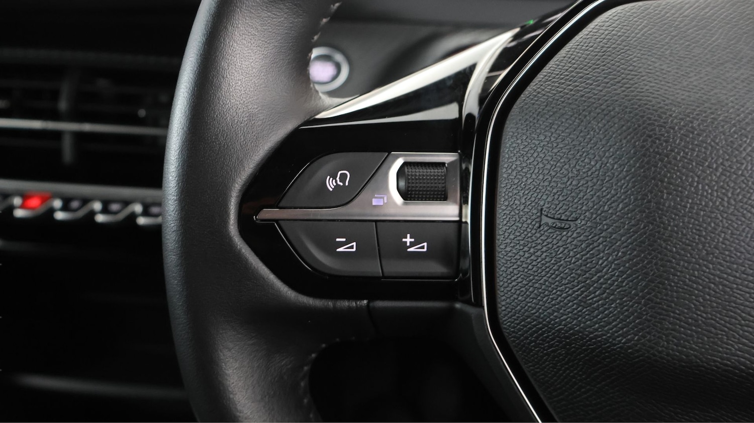 Used Peugeot 2008 2023 for sale - 77897865: Photo 21