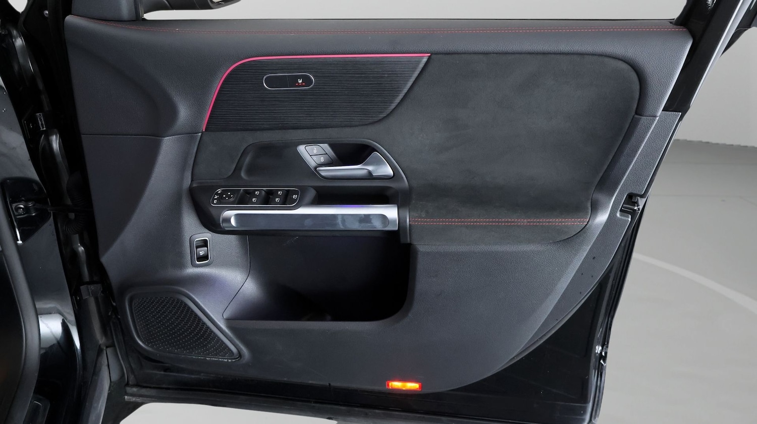 Used Mercedes-Benz EQB 2023 for sale - 77845732: Photo 14