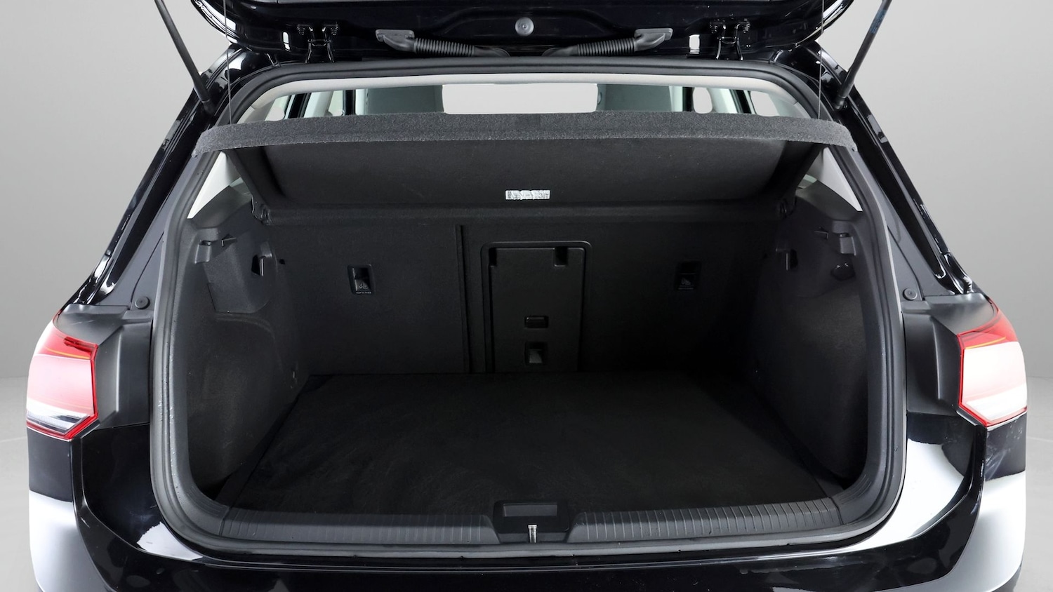 Used Volkswagen Golf 2020 for sale - 77100565: Photo 17