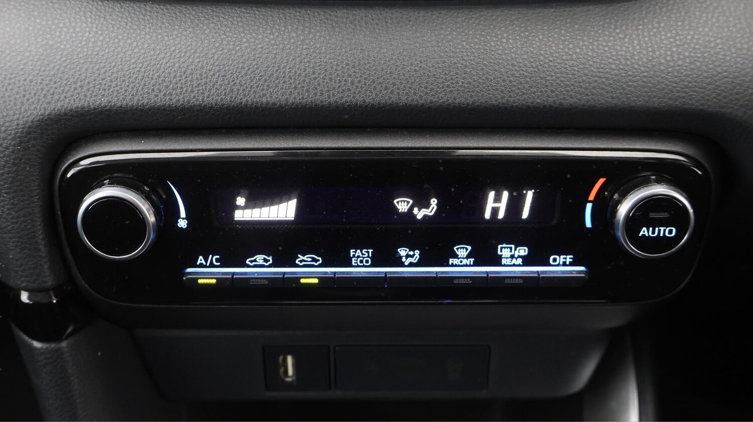 Used Toyota Yaris for sale - 77182205: Photo 11