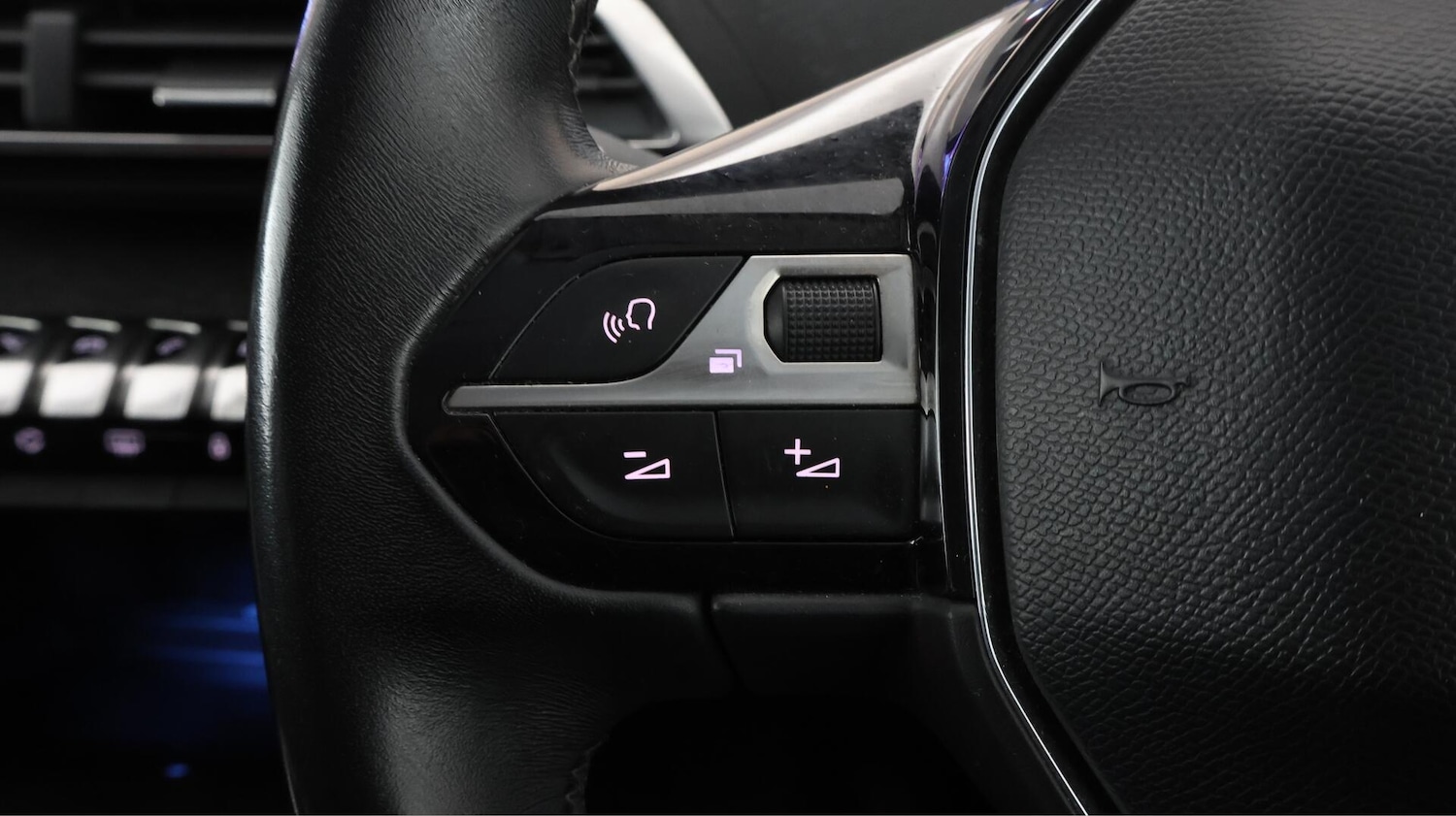 Used Peugeot 3008 2018 for sale - 76200792: Photo 23