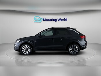 Used Volkswagen T-Roc 2021 for sale - 77982758: Photo