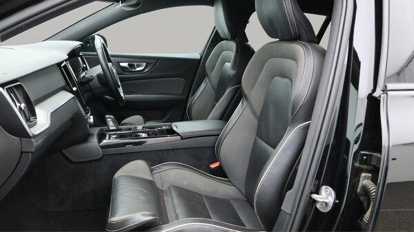 Used Volvo V60 2022 for sale - 76307387: Photo 15