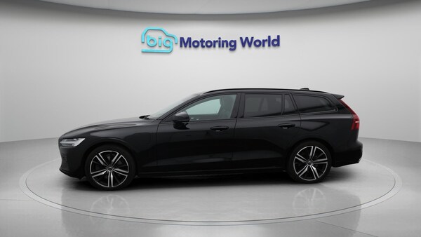 Used Volvo V60 2022 for sale - 76307387: Photo 5