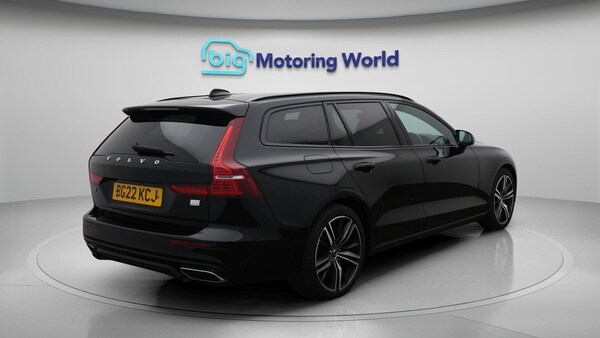 Used Volvo V60 2022 for sale - 76307387: Photo 8