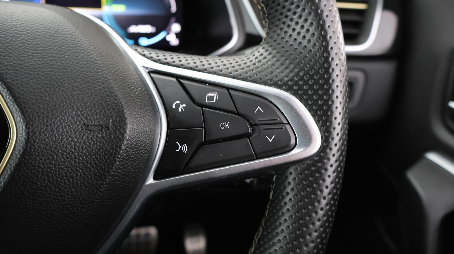Used Renault Captur 2023 for sale - 76043223: Photo 23