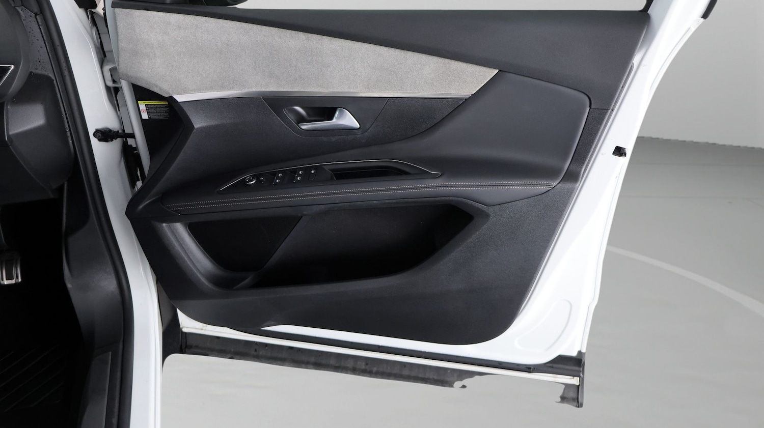 Used Peugeot 5008 2023 for sale - 78029636: Photo 15