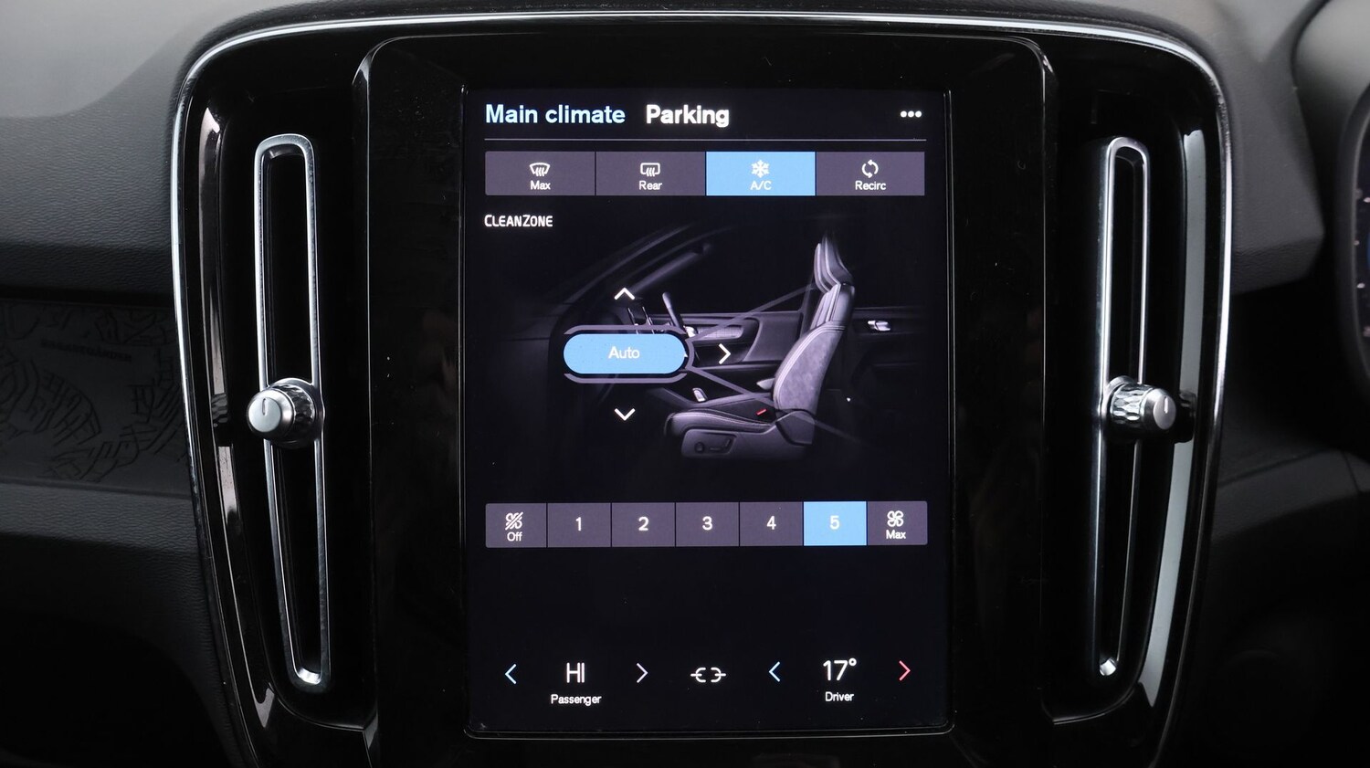 Used Volvo XC40 2022 for sale - 77617609: Photo 11