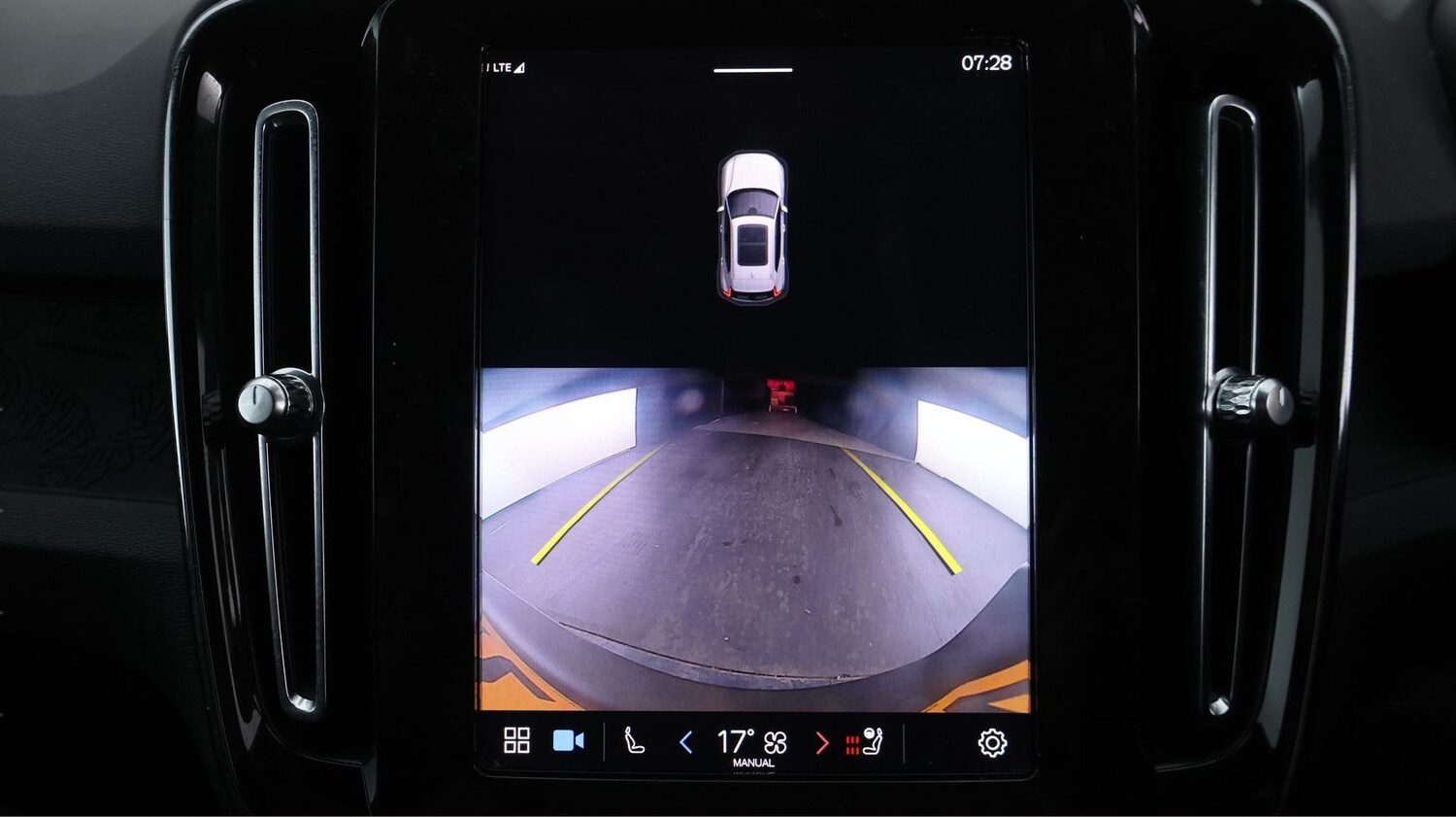 Used Volvo XC40 2022 for sale - 77617609: Photo 19