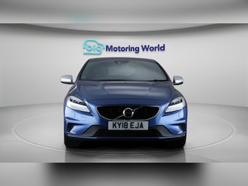 Used Volvo V40 2018 for sale - 75939941: Photo