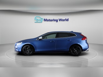 Used Volvo V40 2018 for sale - 75939941: Photo