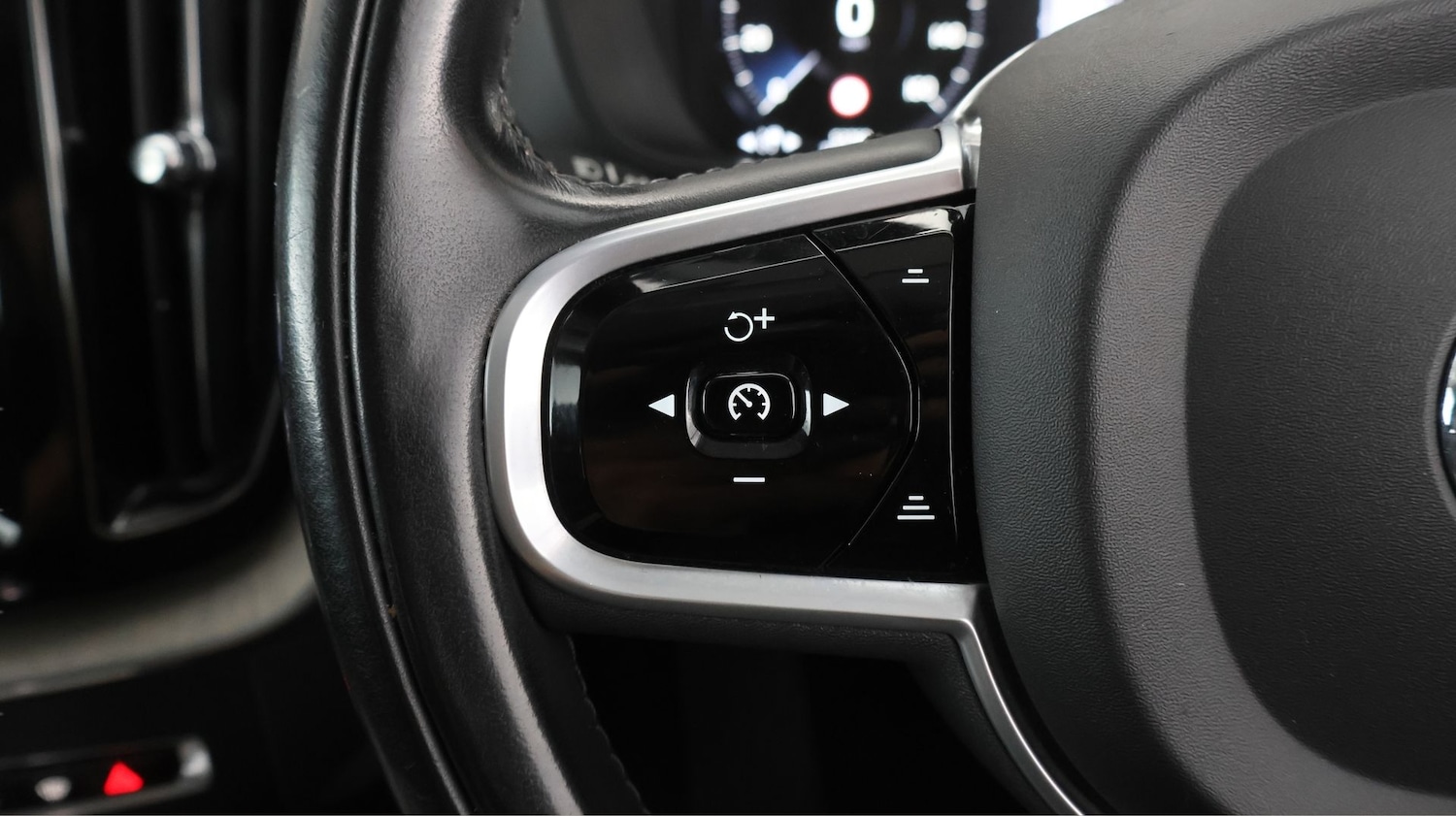 Used Volvo XC60 2021 for sale - 77921631: Photo 21