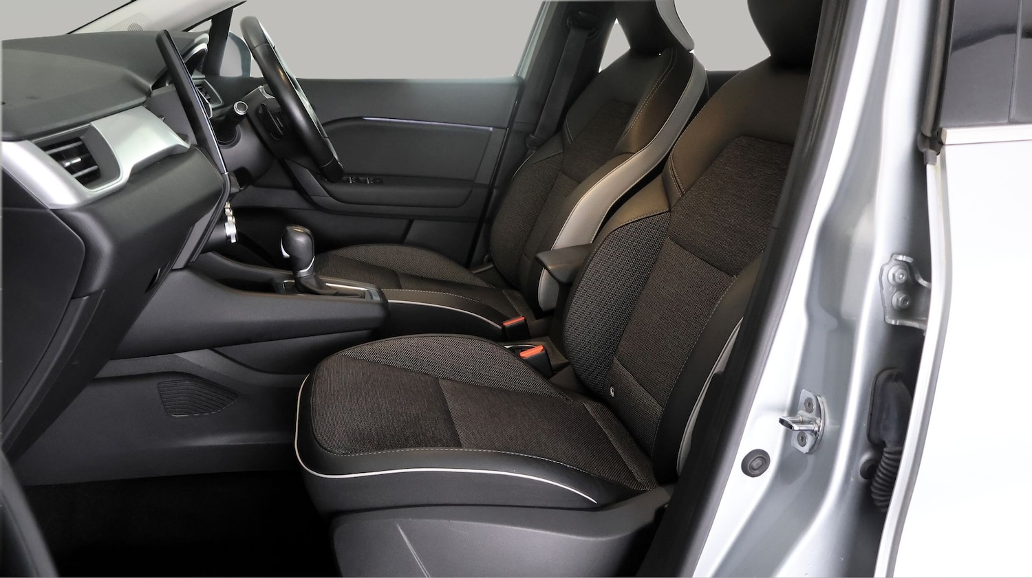 Used Renault Captur for sale - 77809229: Photo 13