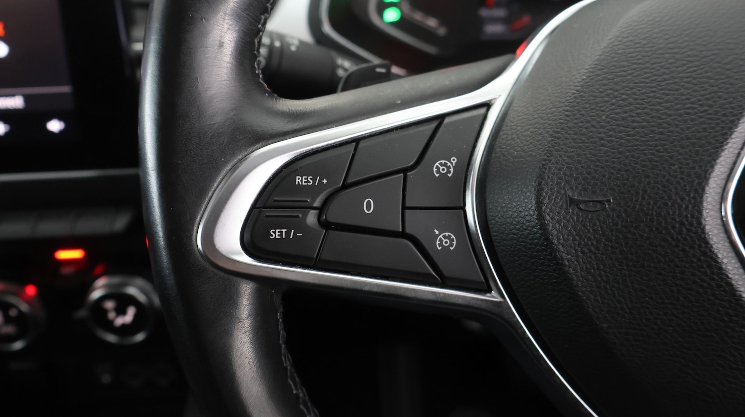 Used Renault Captur for sale - 77809229: Photo 19