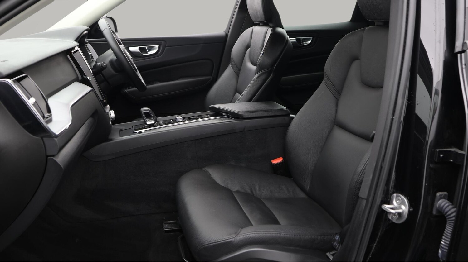 Used Volvo XC60 2021 for sale - 76715461: Photo 15