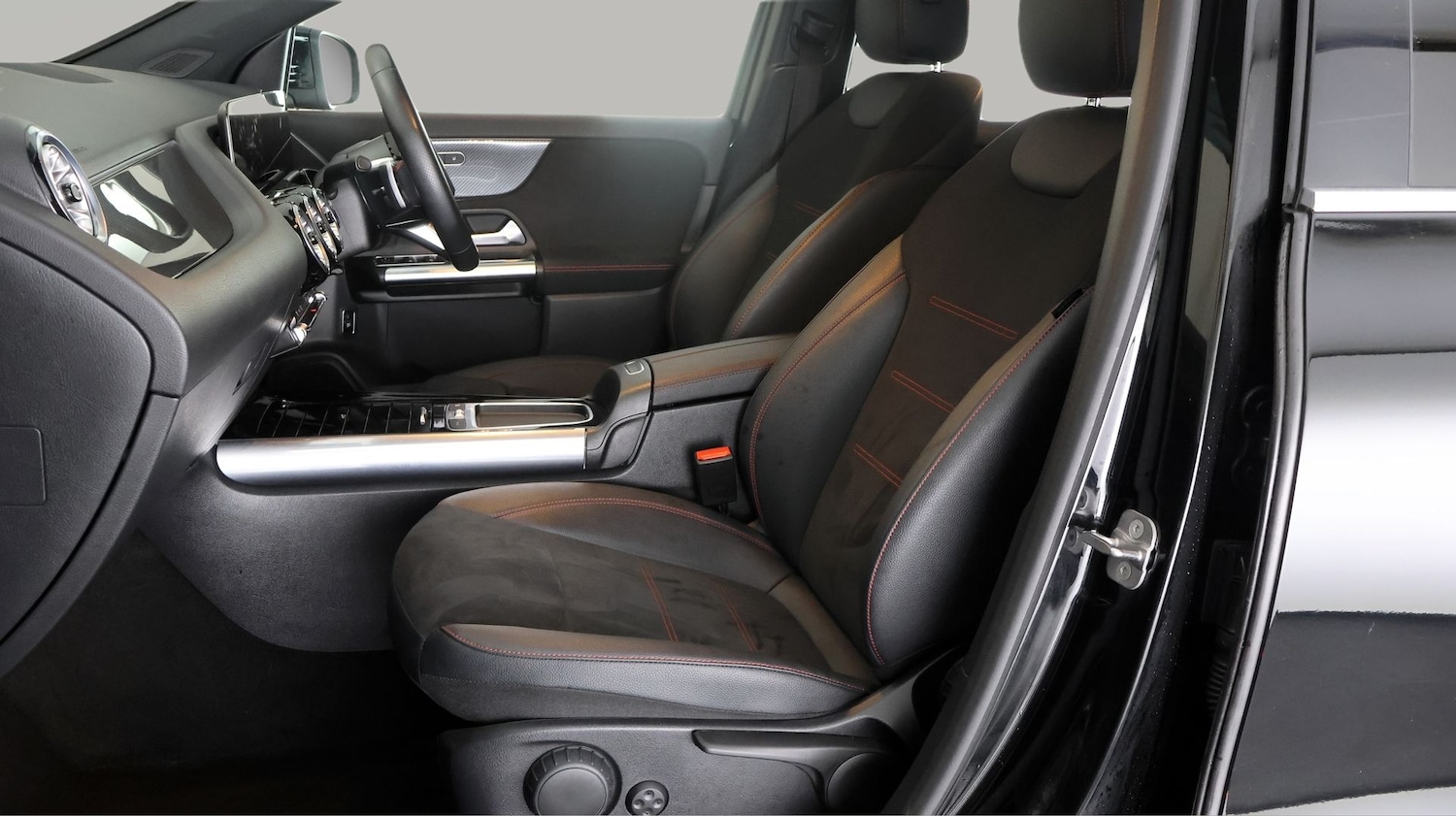 Used Mercedes-Benz GLA 2024 for sale - 78212360: Photo 14