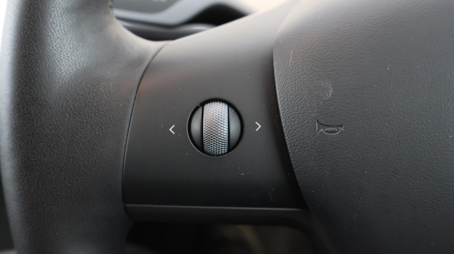 Used Tesla Model 3 2021 for sale - 76122860: Photo 24