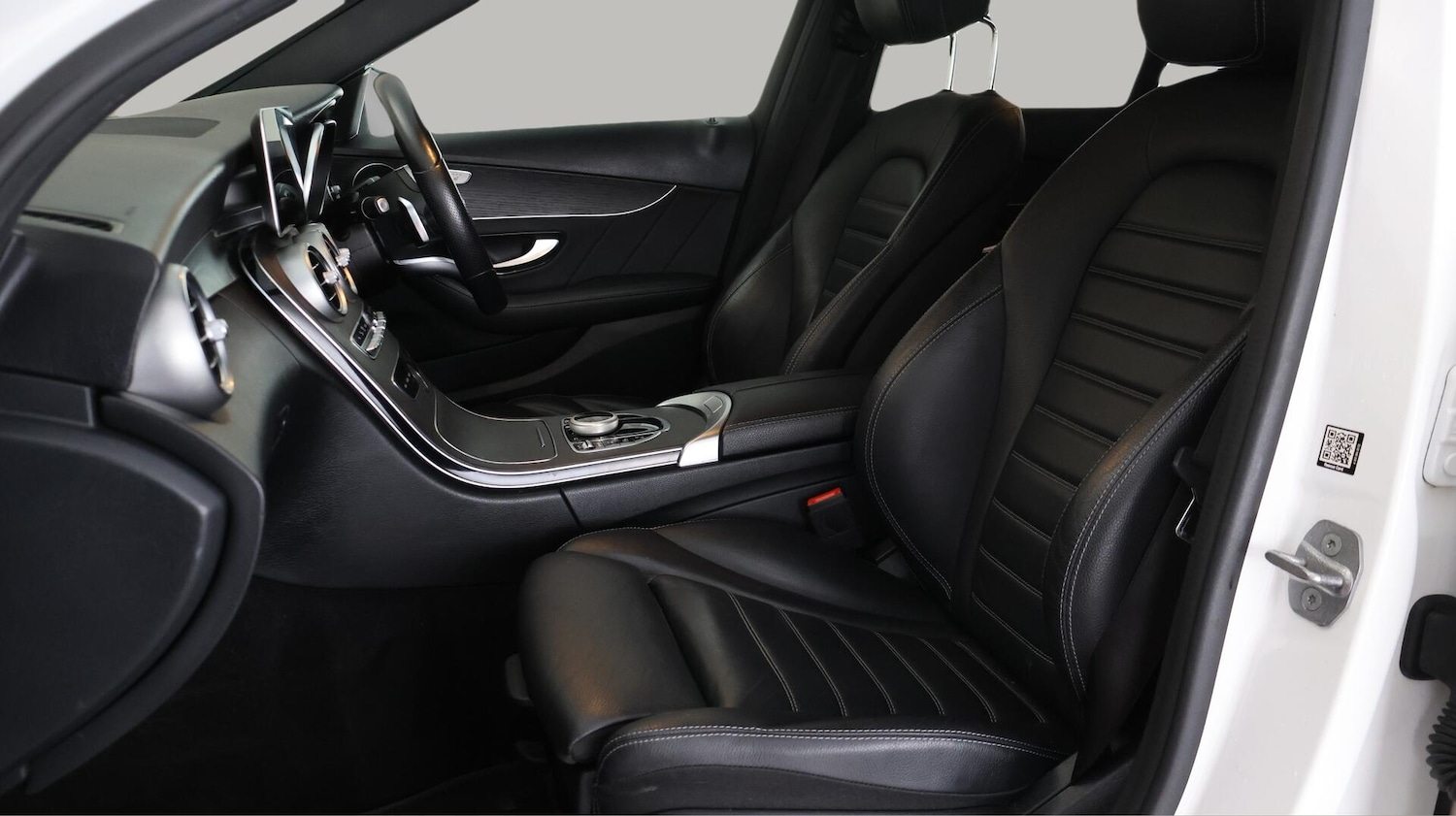 Used Mercedes-Benz C Class 2020 for sale - 76371689: Photo 14