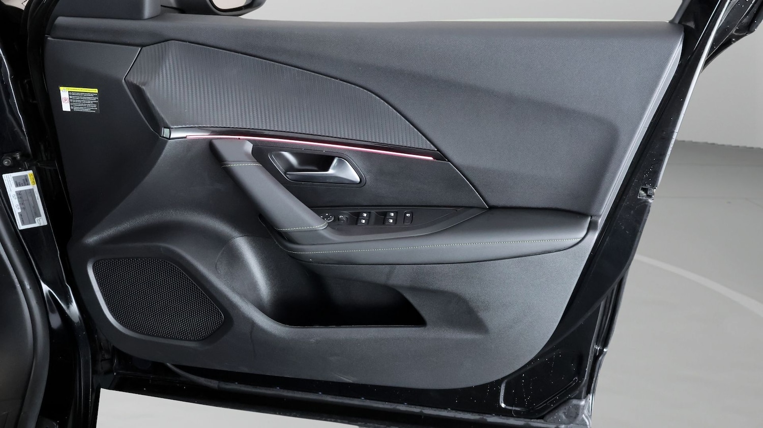 Used Peugeot E-2008 2023 for sale - 77285844: Photo 15