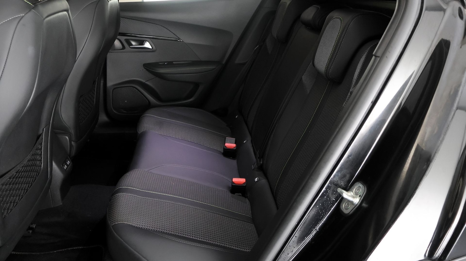 Used Peugeot E-2008 2023 for sale - 77285844: Photo 16