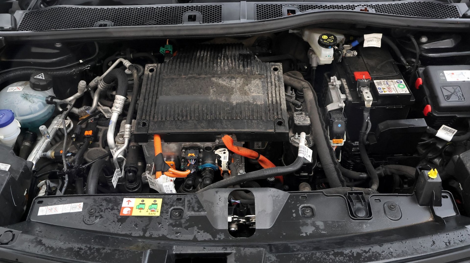 Used Peugeot E-2008 2023 for sale - 77285844: Photo 19