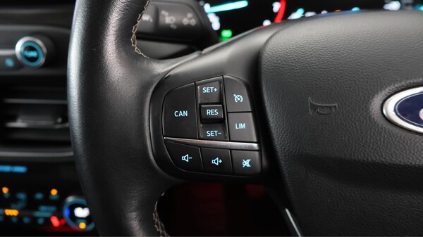 Used Ford Focus 2020 for sale - 76318199: Photo 23