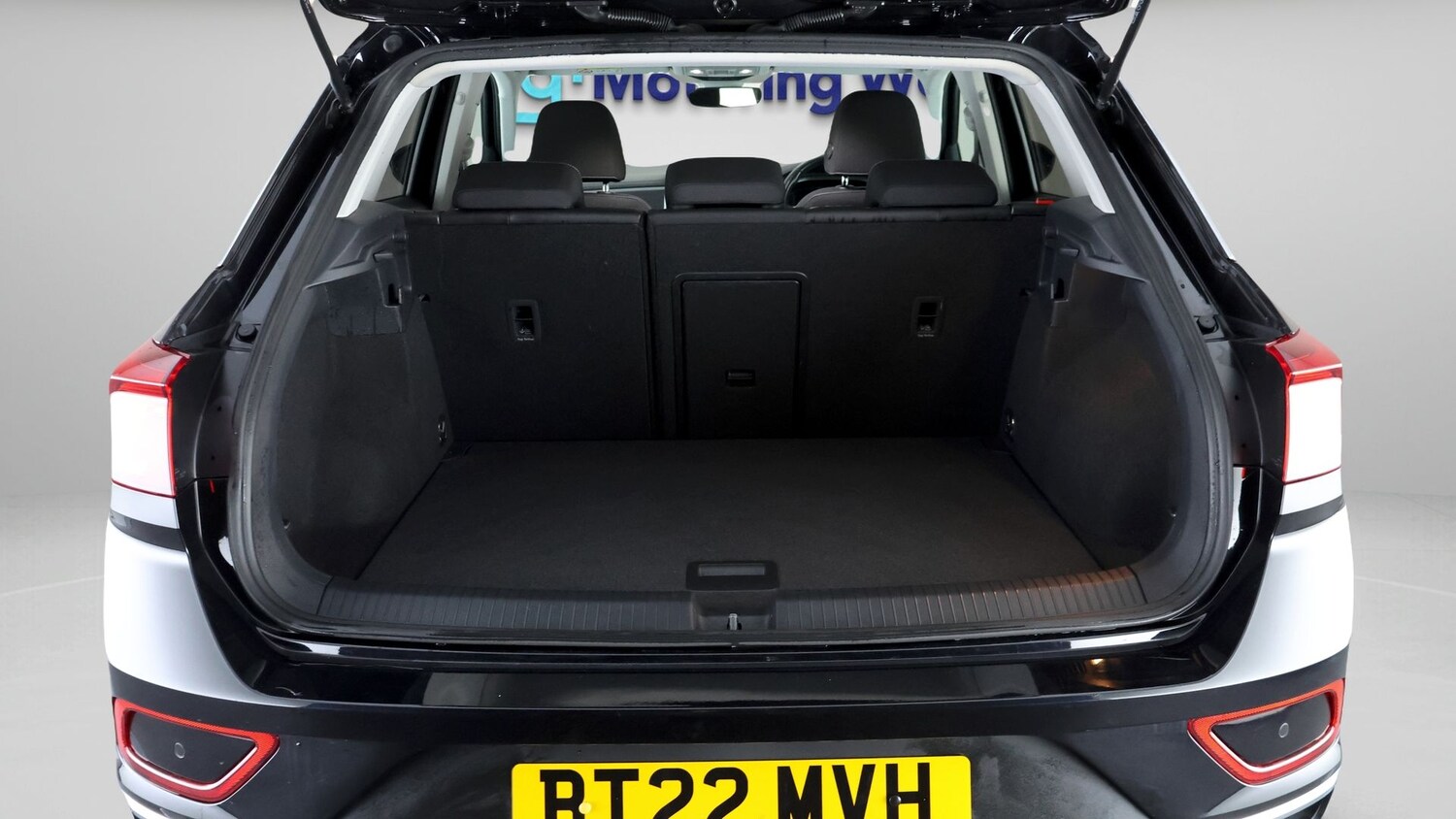 Used Volkswagen T-Roc for sale - 77854449: Photo 17