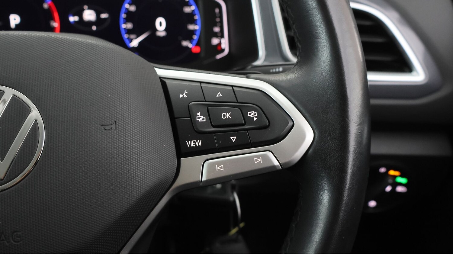 Used Volkswagen T-Roc for sale - 77854449: Photo 20