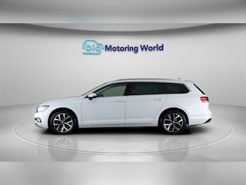 Used Volkswagen Passat 2023 for sale - 77500976: Photo