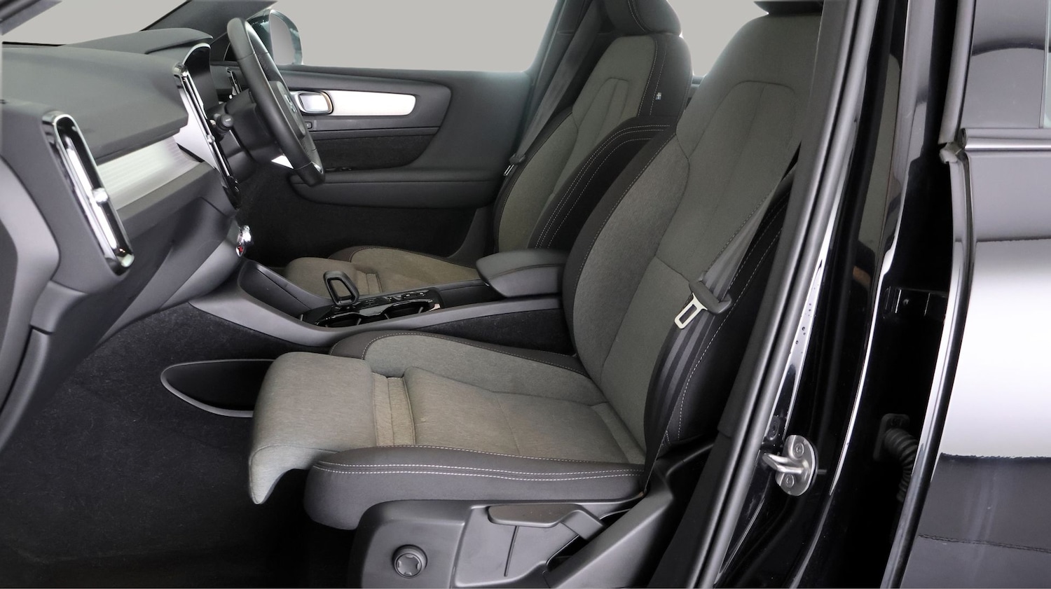 Used Volvo XC40 2022 for sale - 77264831: Photo 14