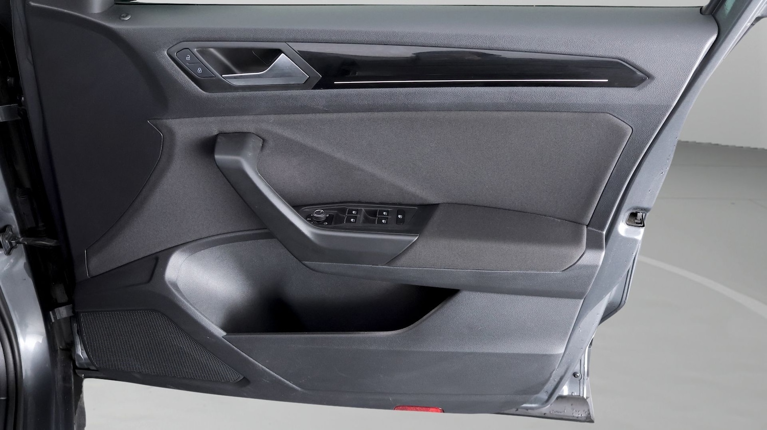 Used Volkswagen T-Roc 2021 for sale - 77314160: Photo 14