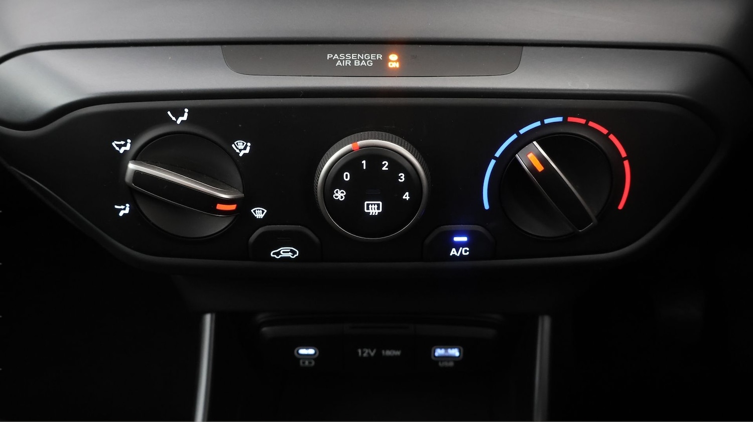 Used Hyundai i20 2023 for sale - 77822707: Photo 11