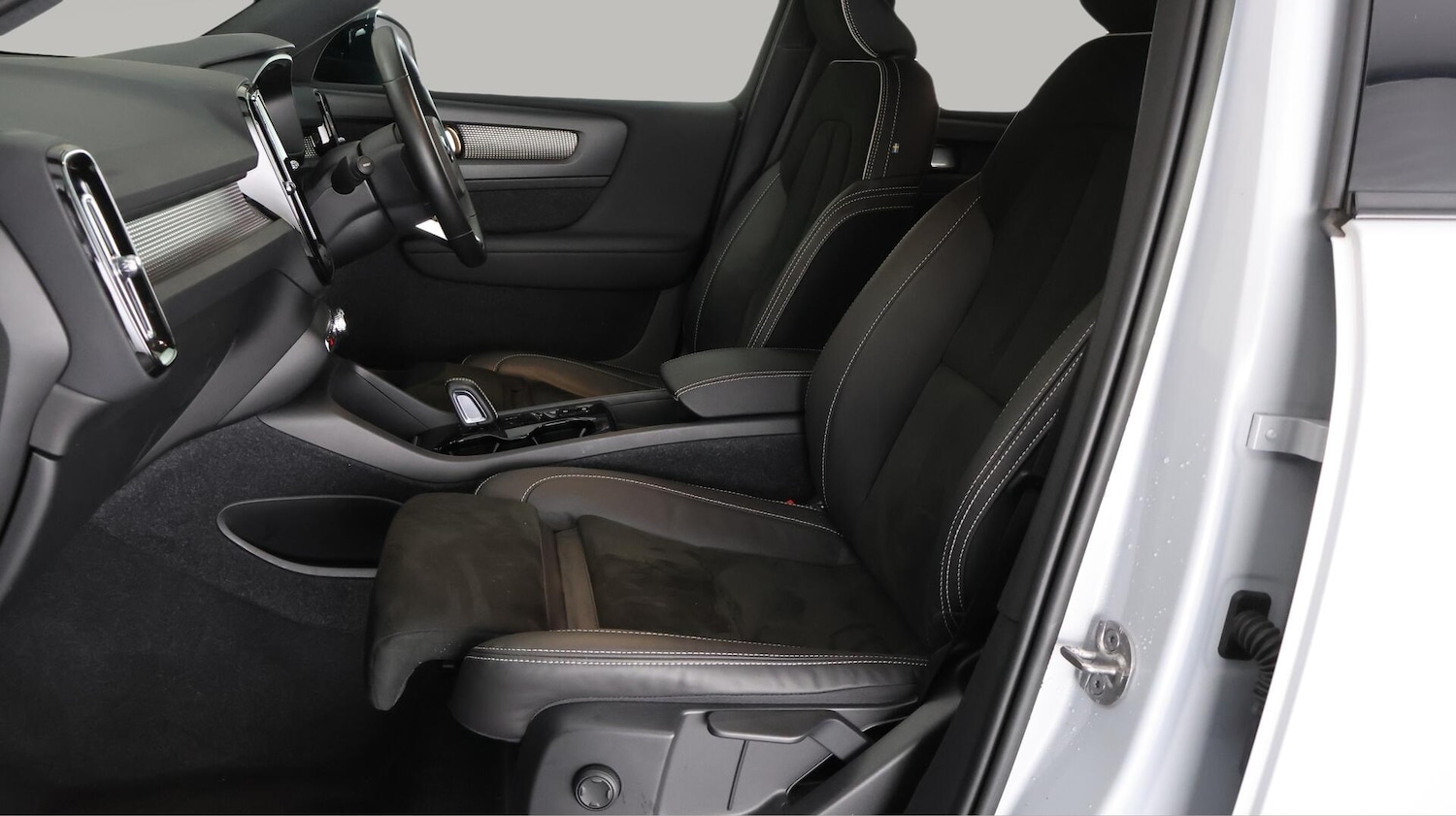 Used Volvo XC40 2022 for sale - 76153036: Photo 15