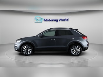 Used Volkswagen T-Roc 2021 for sale - 75257589: Photo