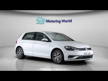 Used Volkswagen Golf 2017 for sale - 75141024: Photo