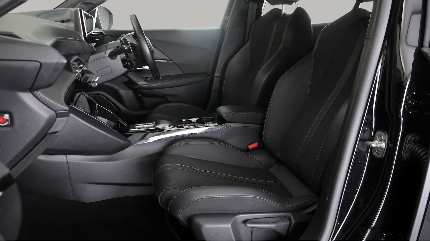 Used Peugeot 2008 2024 for sale - 78055993: Photo 13